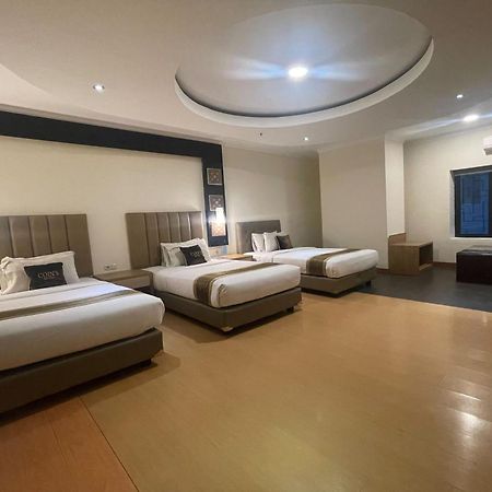 Coins Hotel Jakarta Luaran gambar