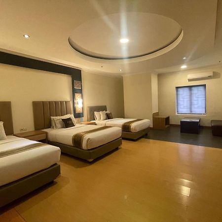 Coins Hotel Jakarta Luaran gambar