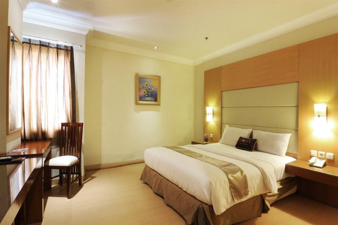 Coins Hotel Jakarta Luaran gambar