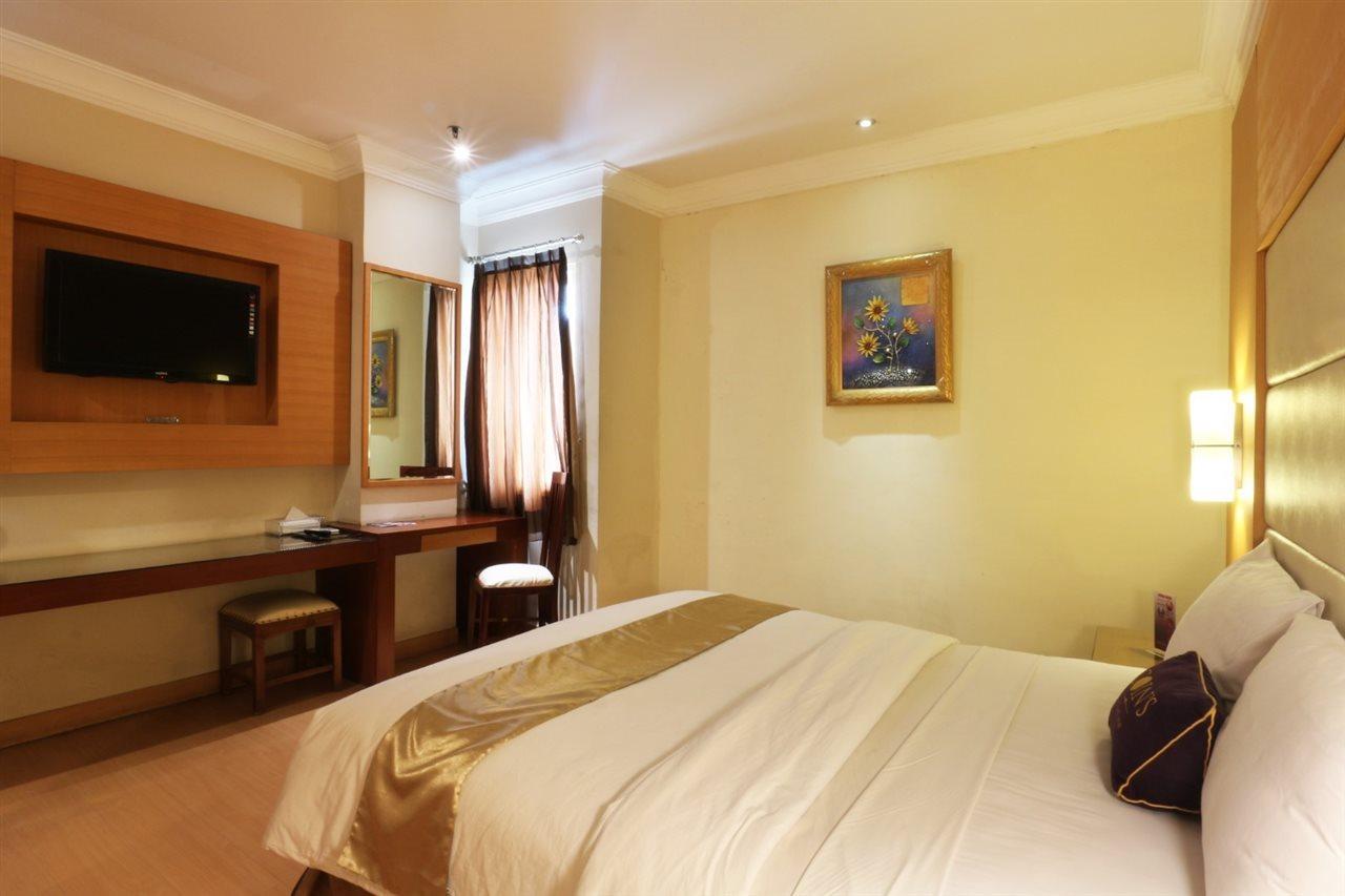 Coins Hotel Jakarta Luaran gambar