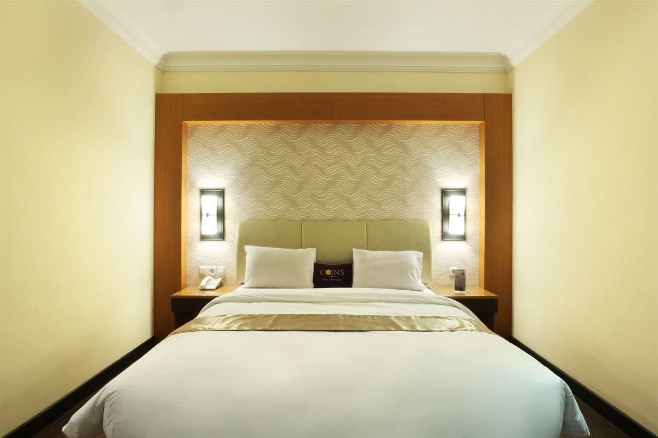 Coins Hotel Jakarta Luaran gambar