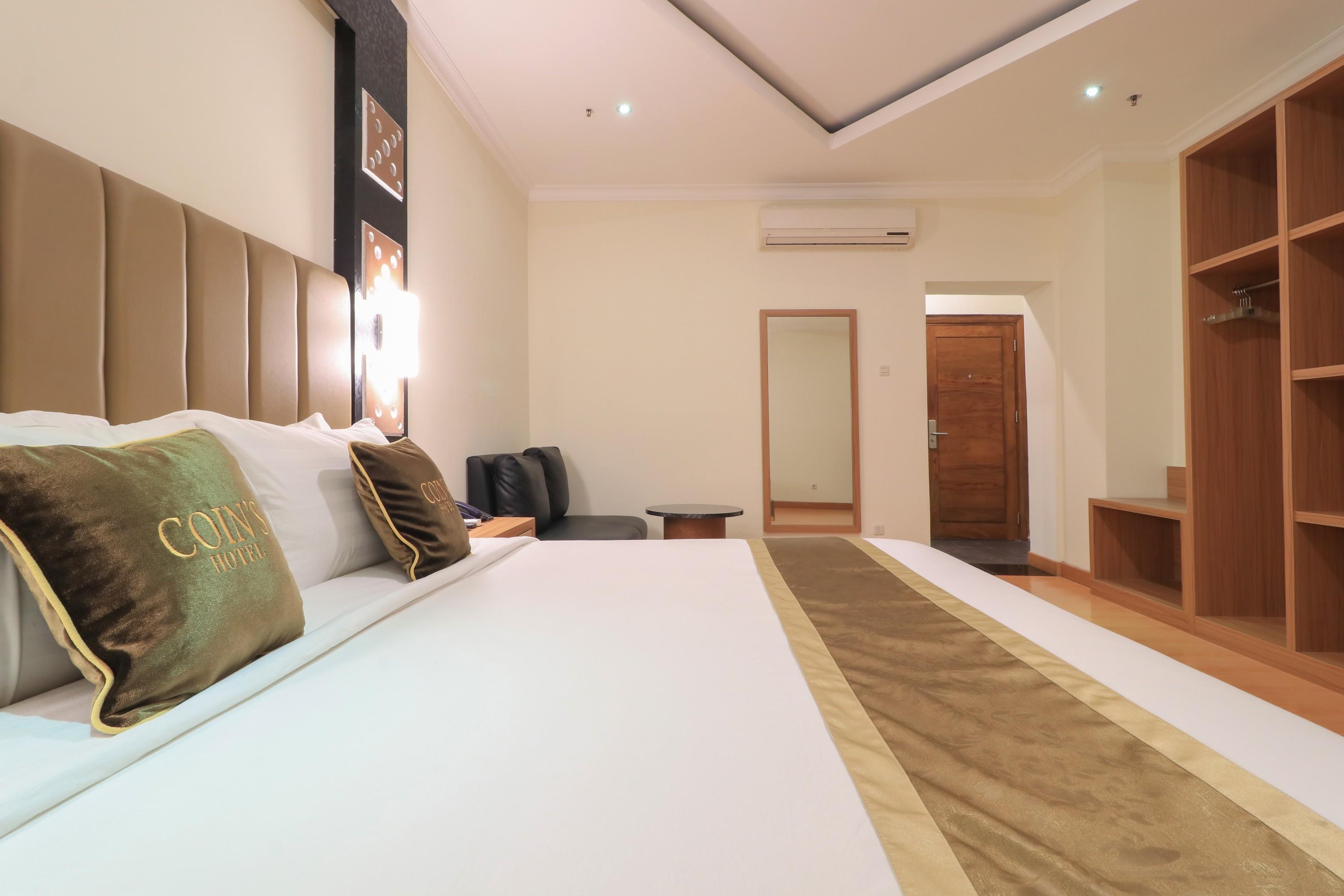 Coins Hotel Jakarta Luaran gambar