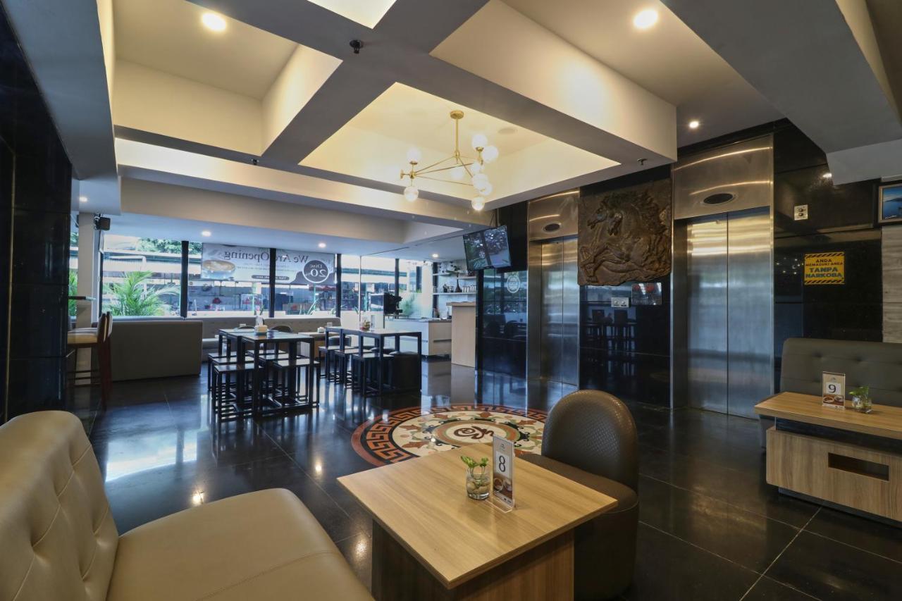 Coins Hotel Jakarta Luaran gambar