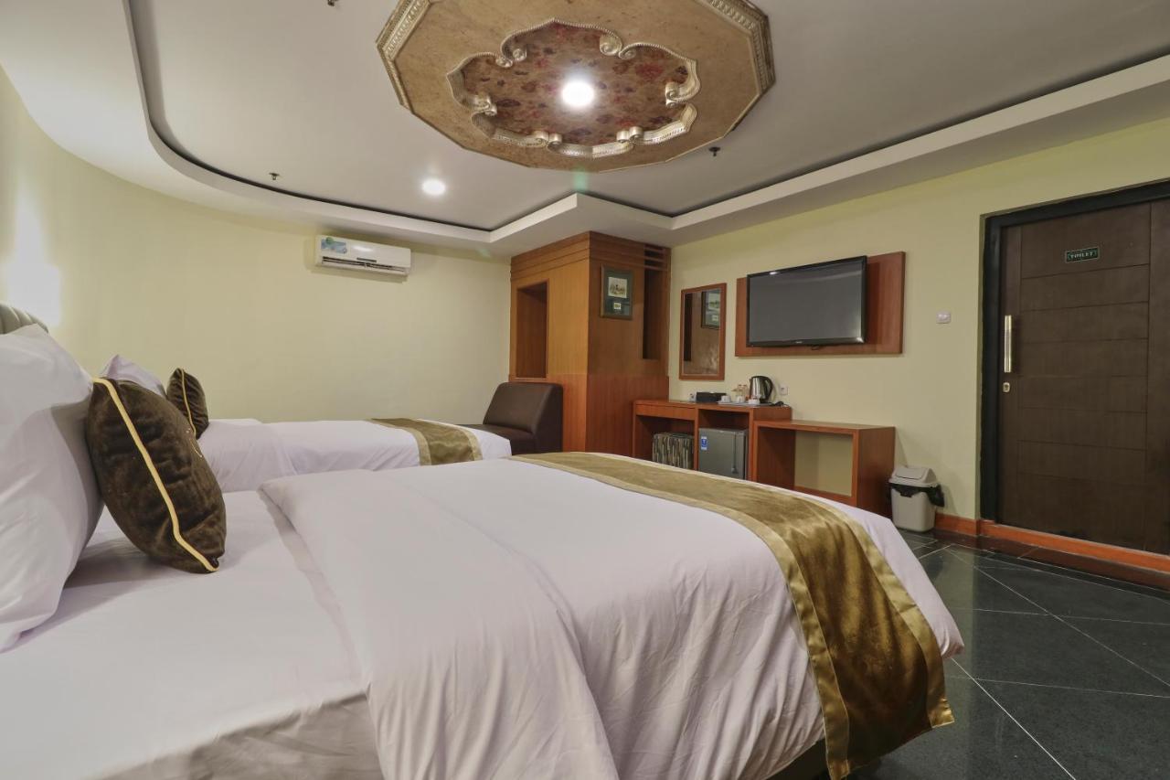 Coins Hotel Jakarta Luaran gambar