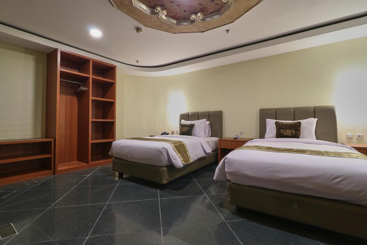 Coins Hotel Jakarta Luaran gambar