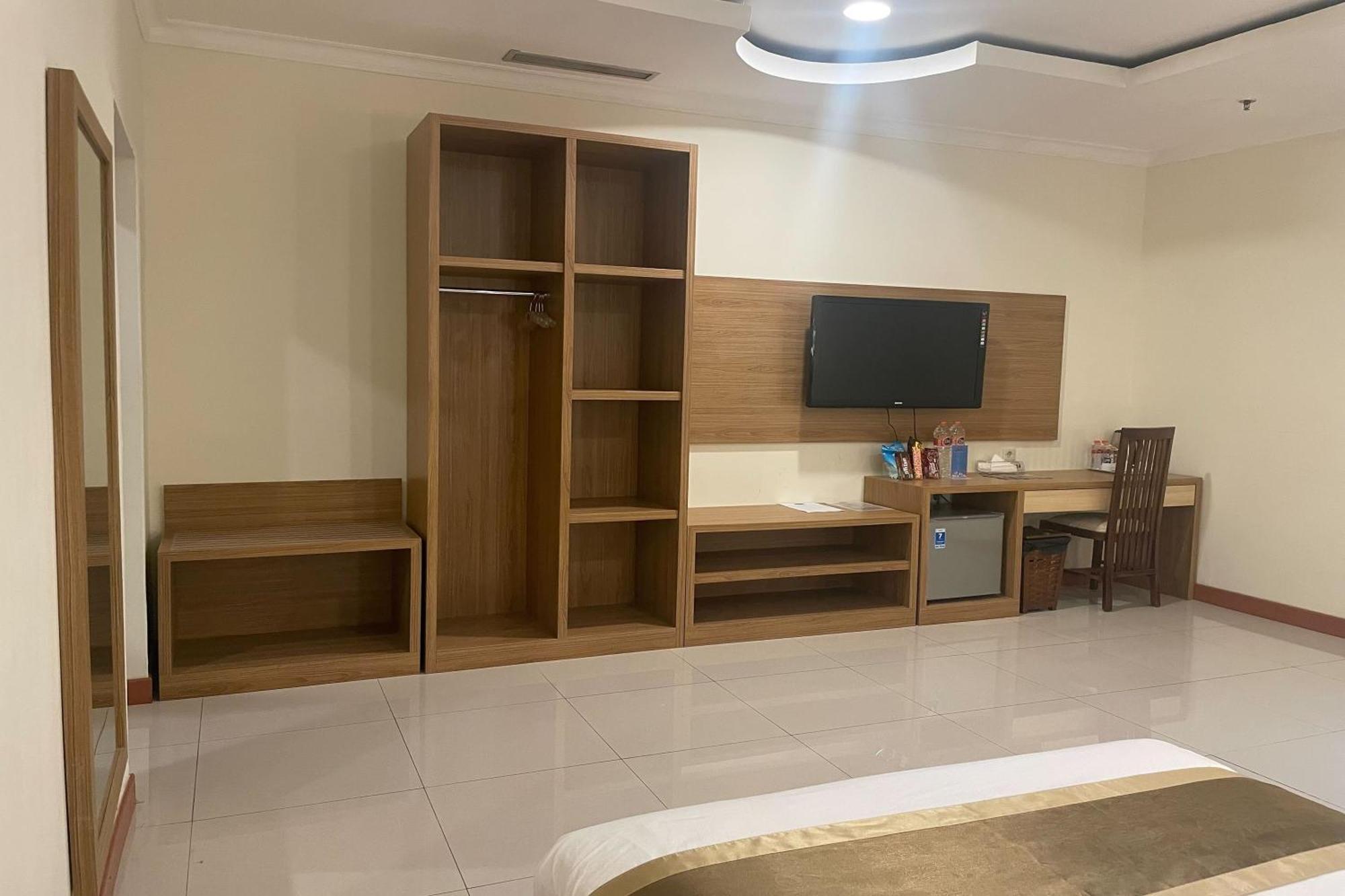 Coins Hotel Jakarta Luaran gambar