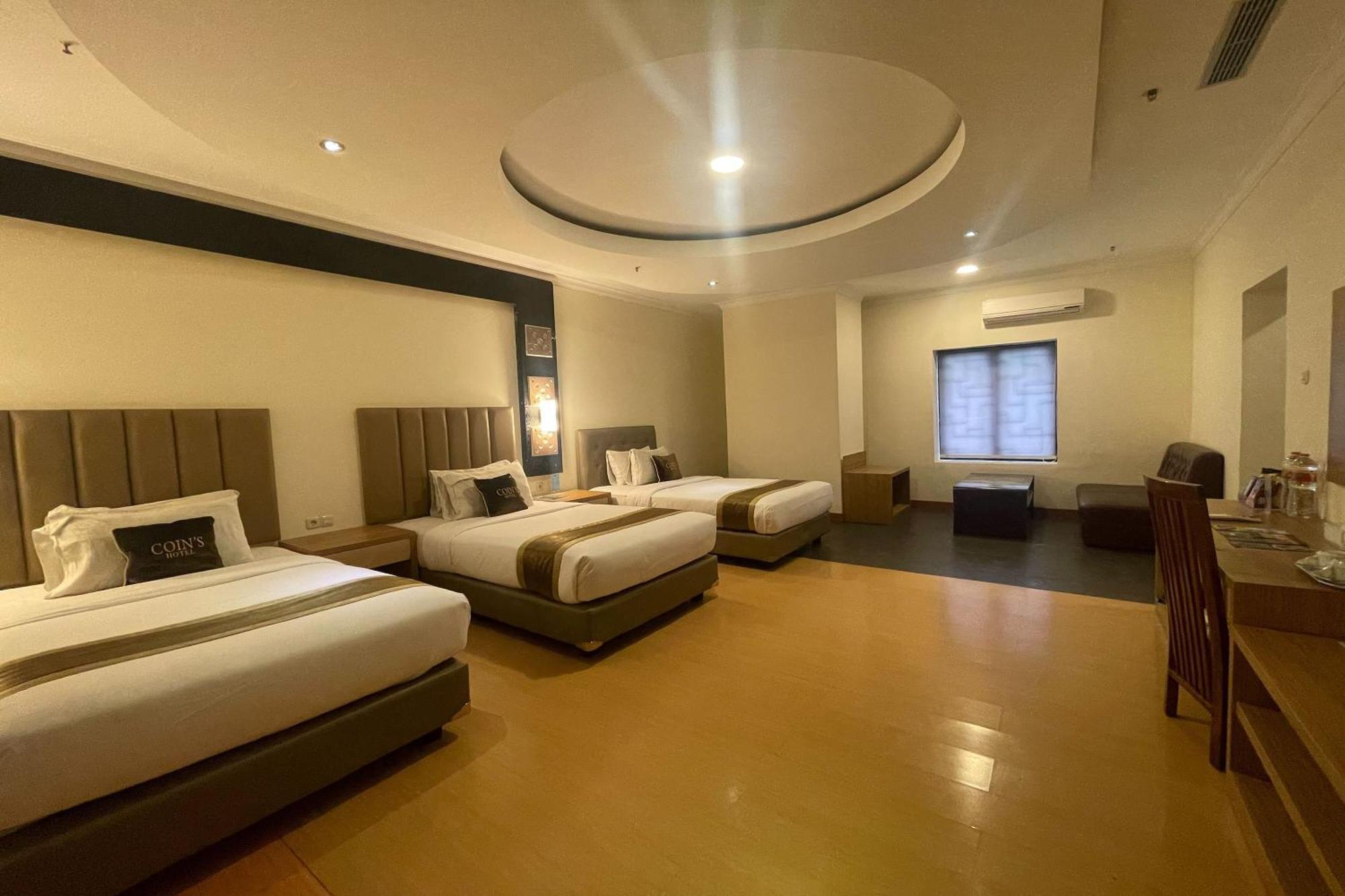 Coins Hotel Jakarta Luaran gambar