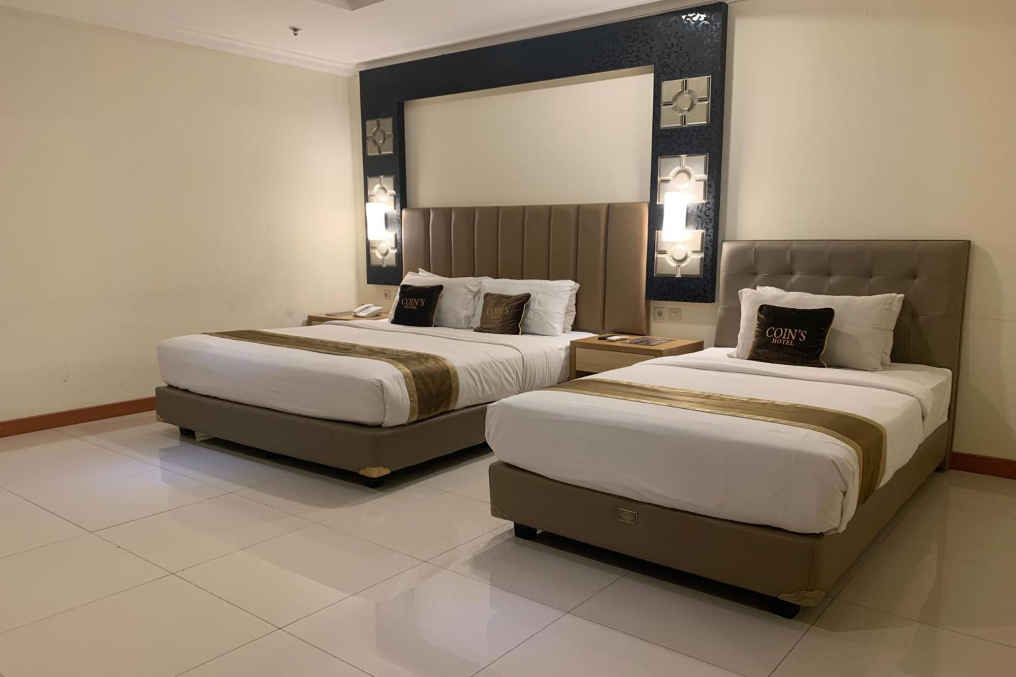 Coins Hotel Jakarta Luaran gambar