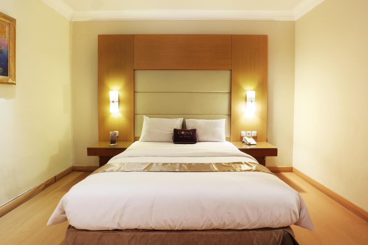 Coins Hotel Jakarta Luaran gambar