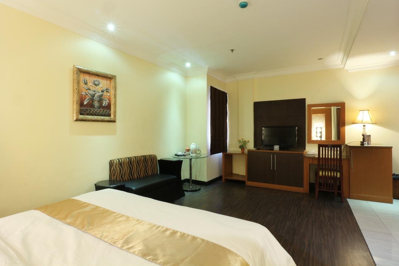 Coins Hotel Jakarta Luaran gambar