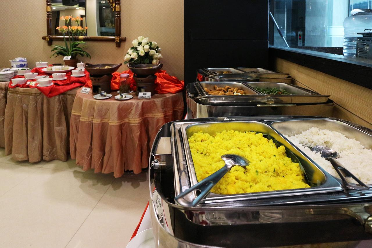 Coins Hotel Jakarta Luaran gambar